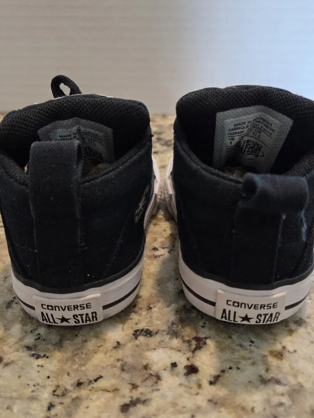 Converse Chuck Taylor All Star Axel Mid Black Infant Shoes 742849F Size 4 Infant